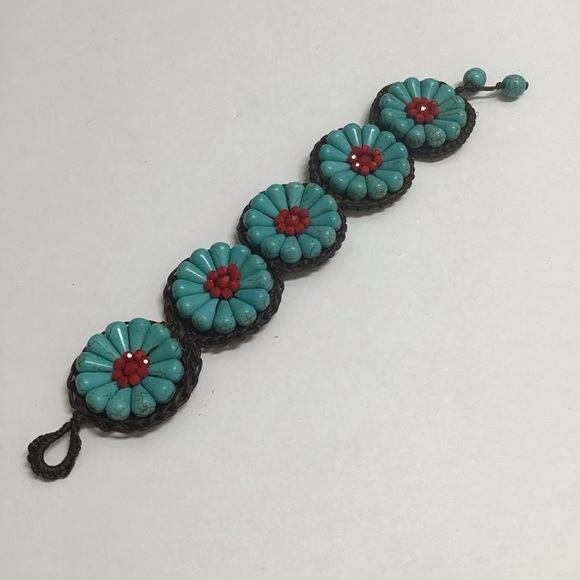 Artisan Handmade Bracelet Howlite Flowers Turquoise Look Macrame Boho Beads NEW - Picture 3 of 13
